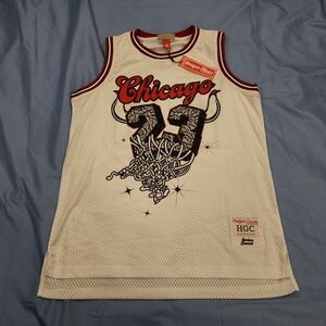 HEADWEAR CLASSICS MEN'S JORDAN CHIGACO CEMENT #23  BASKETBALL JERSEY WHITE SZ ME